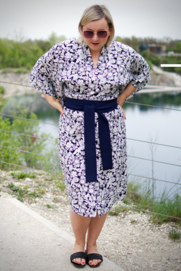 Kimono White and Navy Blue